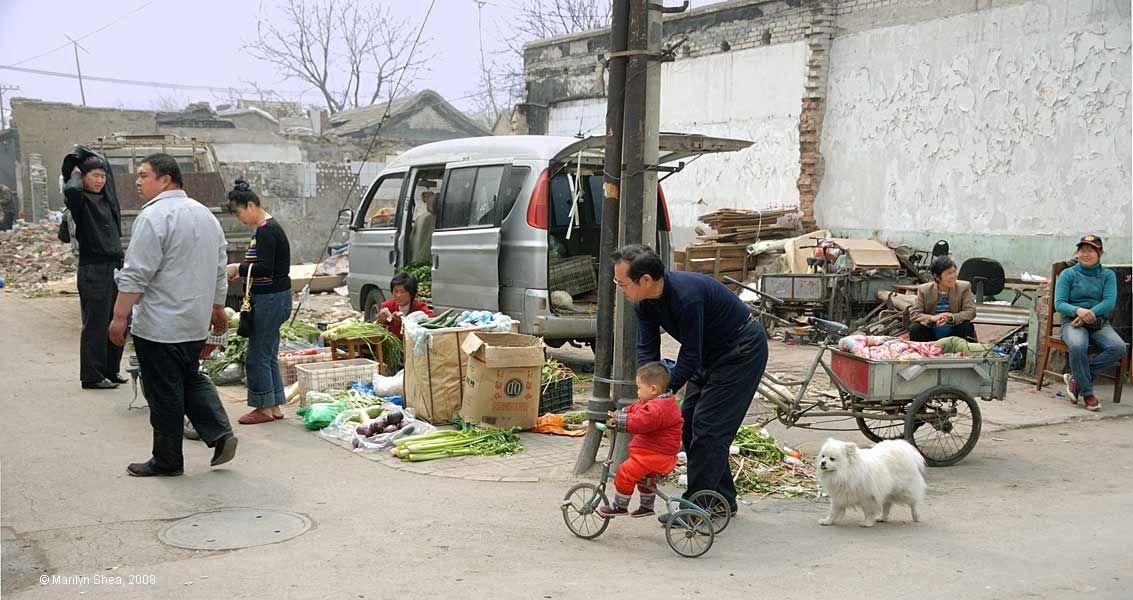 one car market serves the residents of the hutong