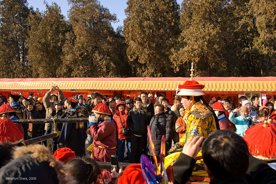 Emperor Kangxi being carried by an honor guard