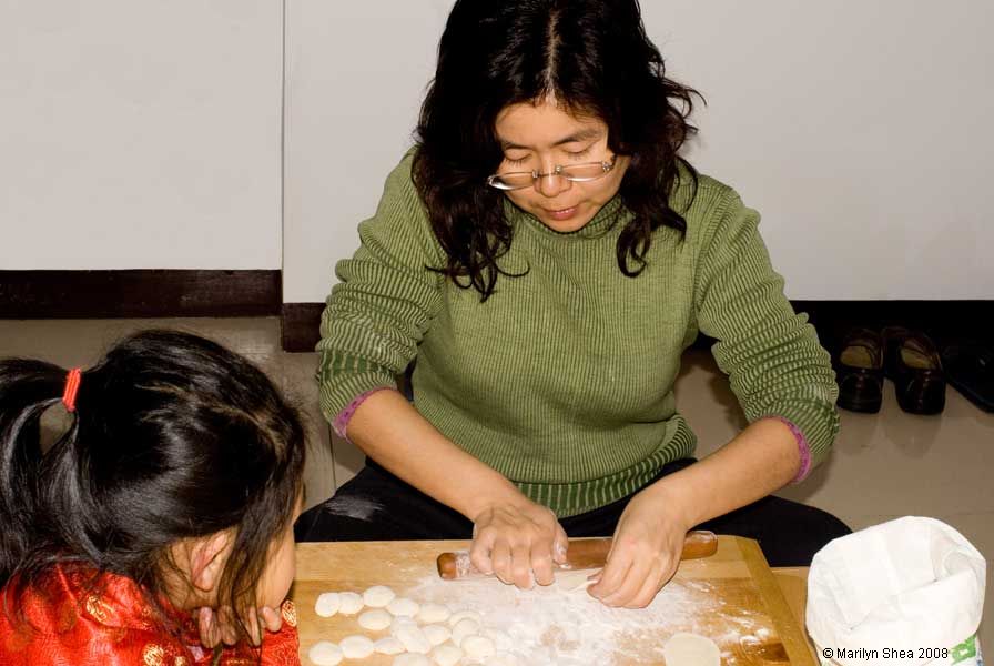 Rolling wrappers for jiaozi