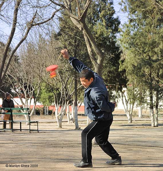 Chinese Yo-yo 空竹