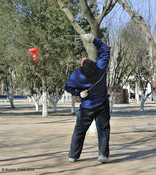 Chinese Yo-yo 空竹