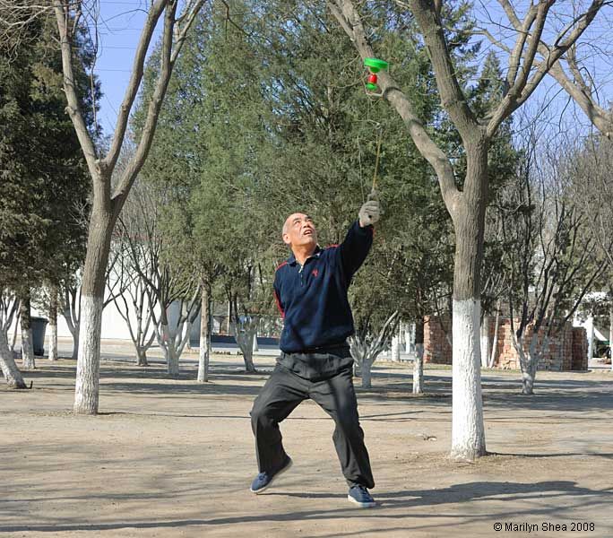 Chinese Yo-yo 空竹