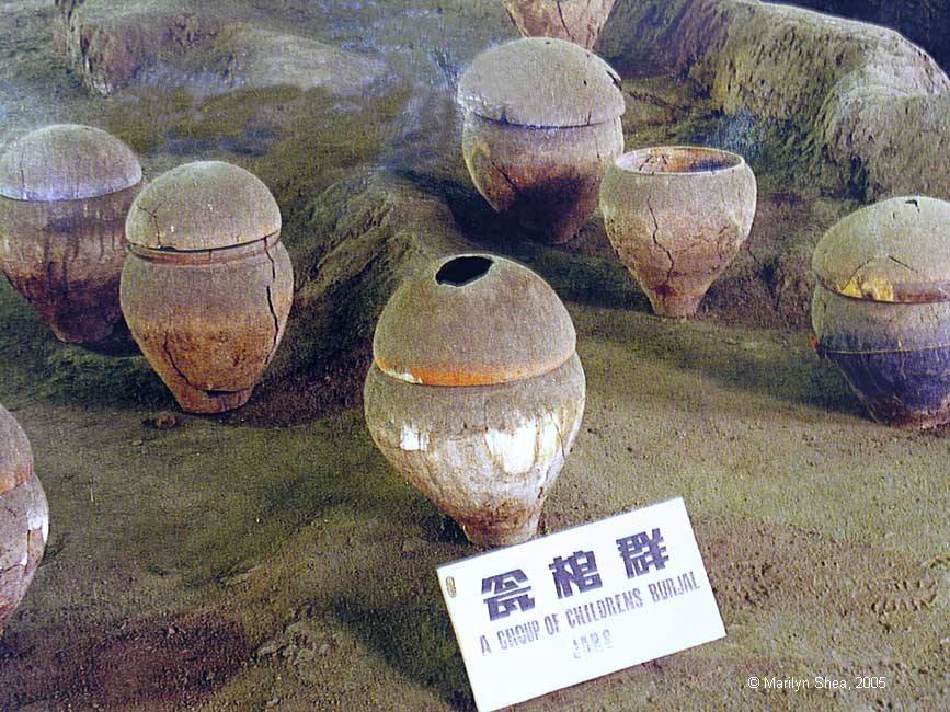 Children's urns Banpo Neolithic Culture 半坡文化