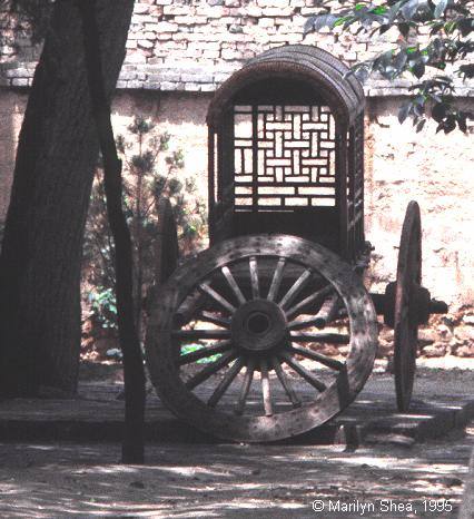Chinese carriage of the type used in the 18th century. Small Wild Goose Pagoda 小雁塔