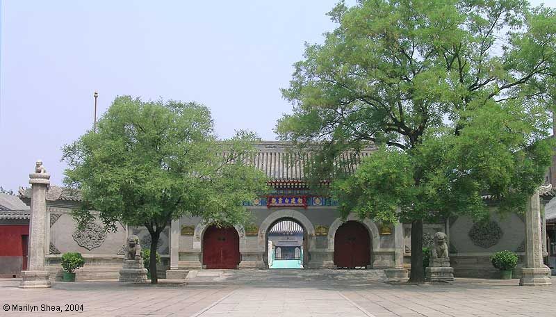 Baiyun Guan 白云观 inside entrance