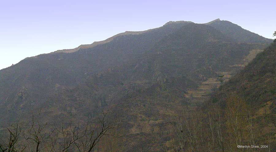 Mountain edged with the notches of the Great Wall