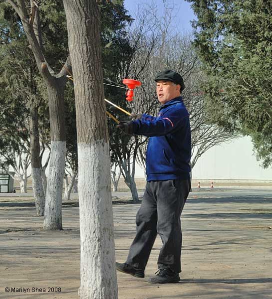 Chinese Yo-yo 空竹