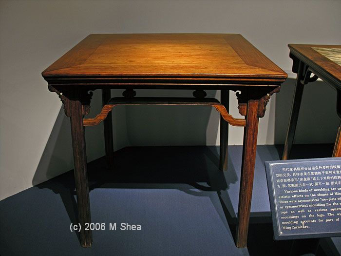 Square table with three spandrels