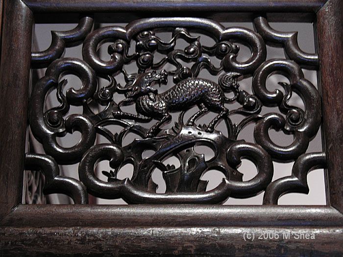 detail of molding on six post canopy bed