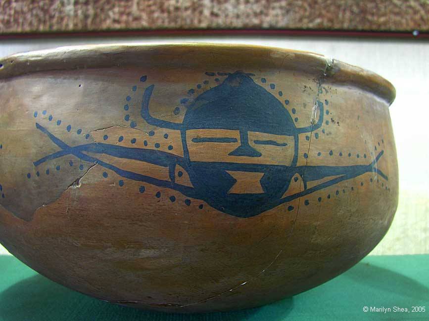 Bowl with Human Face and Fish人面鱼纹盆